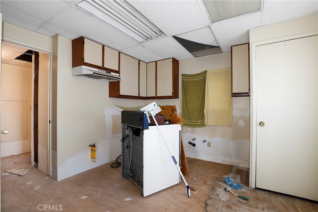 Image 24 of property listing at 2621 Silver Ridge, Los Angeles, CA 90039