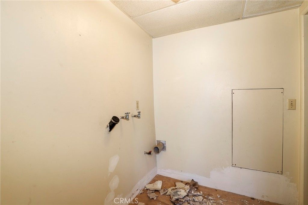 Image 26 of property listing at 2621 Silver Ridge, Los Angeles, CA 90039