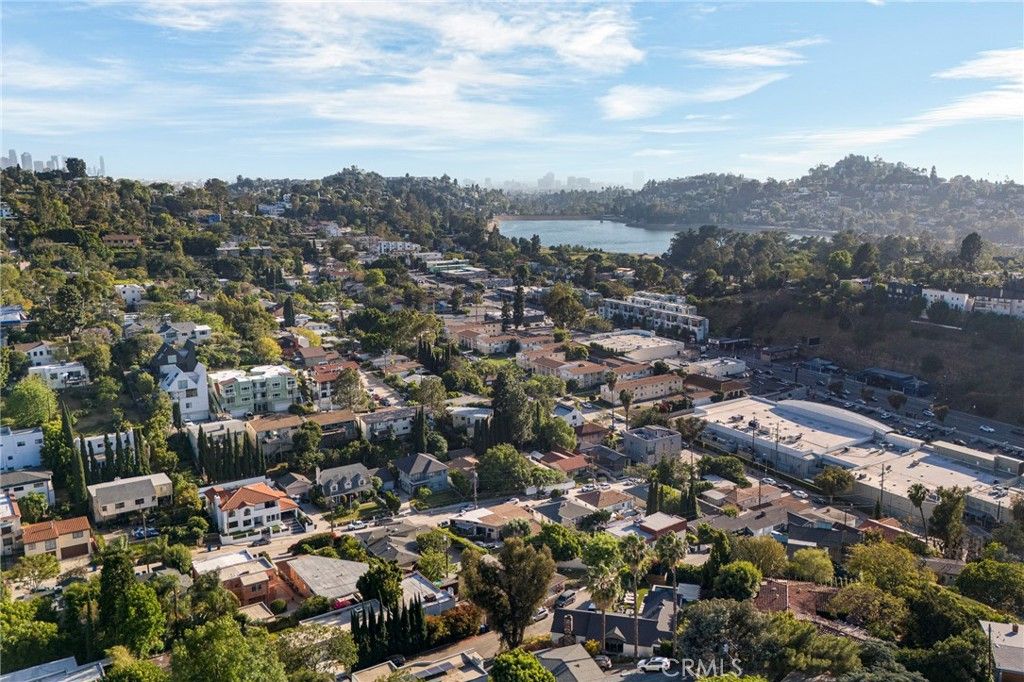 Image 32 of property listing at 2621 Silver Ridge, Los Angeles, CA 90039