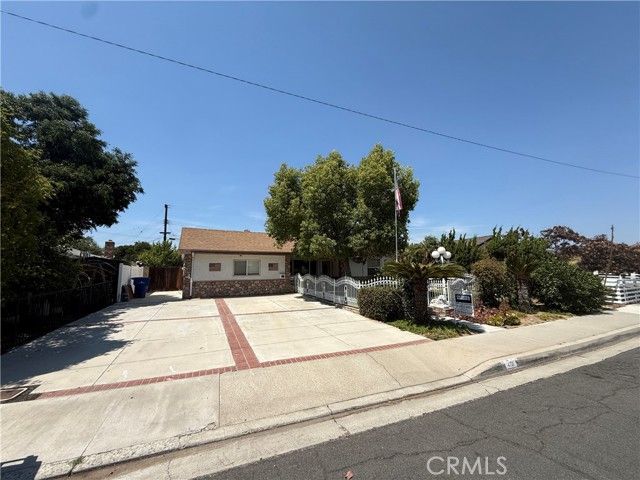 4271 Hines Avenue, Riverside, CA 92505