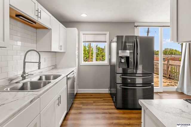 7215 S 81st Street, La Vista, NE 68128