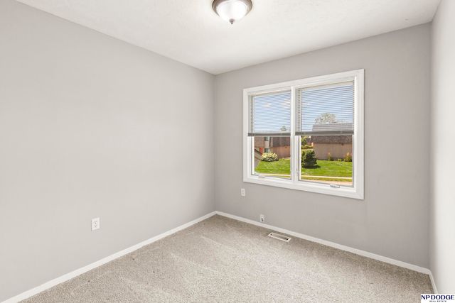 7215 S 81st Street, La Vista, NE 68128