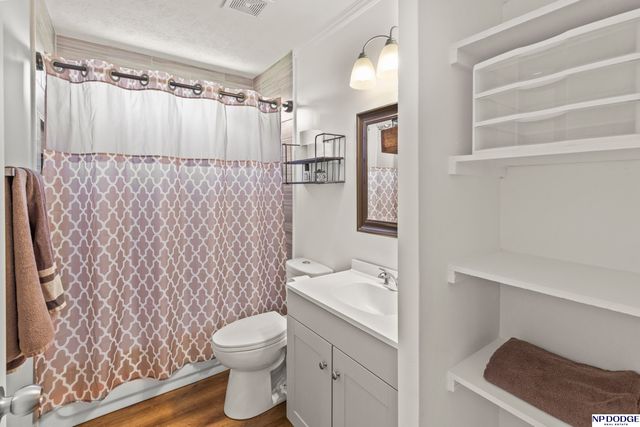 7215 S 81st Street, La Vista, NE 68128