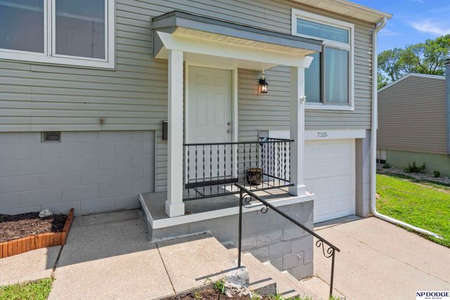 7215 S 81st Street, La Vista, NE 68128