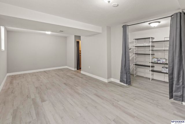 7215 S 81st Street, La Vista, NE 68128