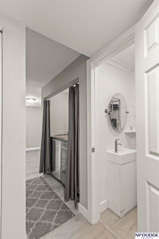 7215 S 81st Street, La Vista, NE 68128