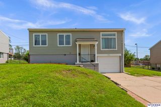 7215 S 81st Street, La Vista, NE 68128