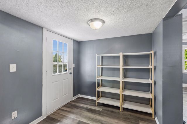 1726 4th Street E, Saint Paul, MN 55106