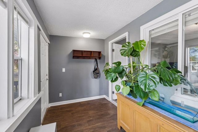 1726 4th Street E, Saint Paul, MN 55106