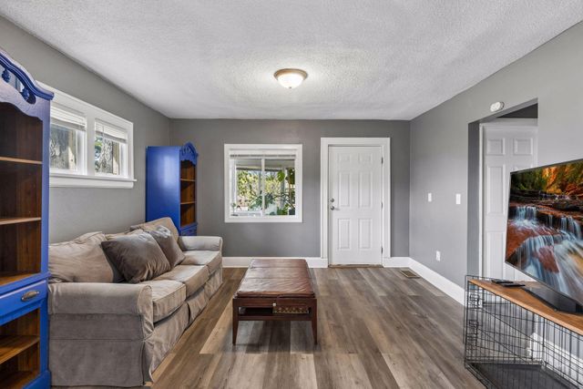 1726 4th Street E, Saint Paul, MN 55106