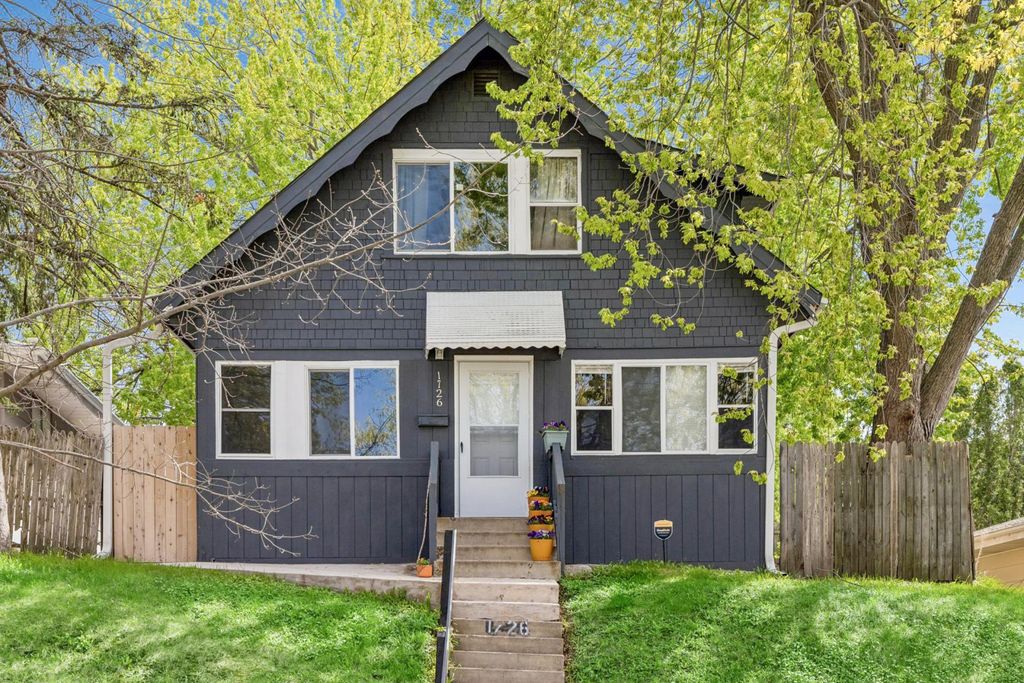1726 4th Street E, Saint Paul, MN 55106