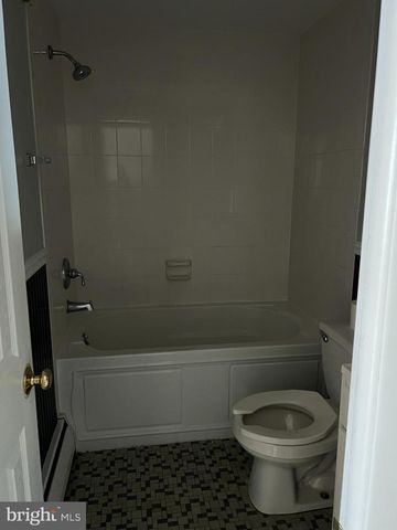 319 MEETINGHOUSE LN, Media, PA 19063
