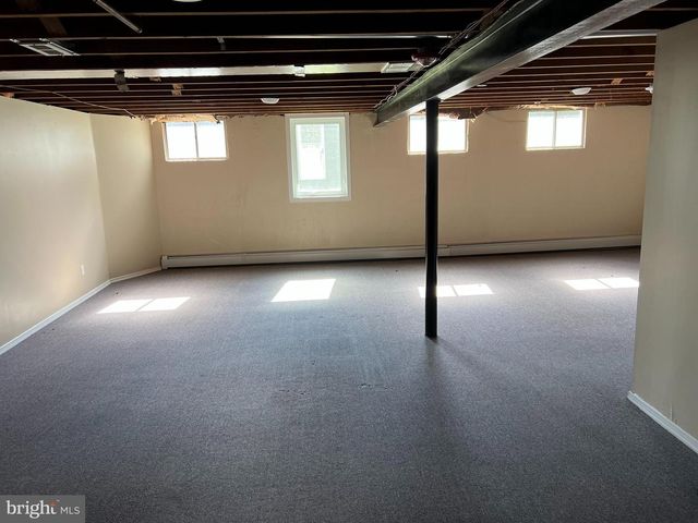 319 MEETINGHOUSE LN, Media, PA 19063