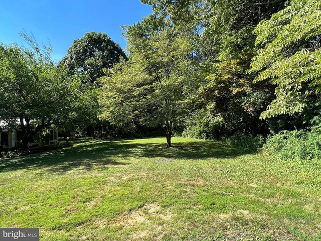 319 MEETINGHOUSE LN, Media, PA 19063
