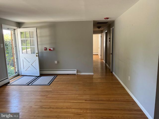 319 MEETINGHOUSE LN, Media, PA 19063