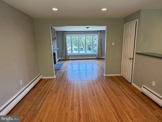 319 MEETINGHOUSE LN, Media, PA 19063