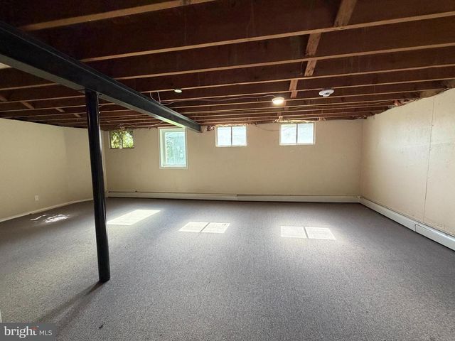319 MEETINGHOUSE LN, Media, PA 19063