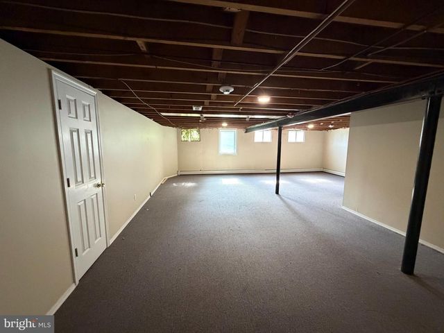 319 MEETINGHOUSE LN, Media, PA 19063