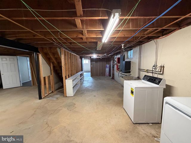 319 MEETINGHOUSE LN, Media, PA 19063