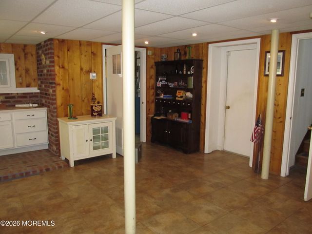 10 Hendrickson Drive, Cream Ridge, NJ 08514