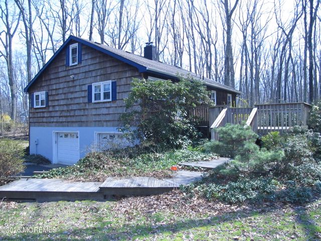 10 Hendrickson Drive, Cream Ridge, NJ 08514