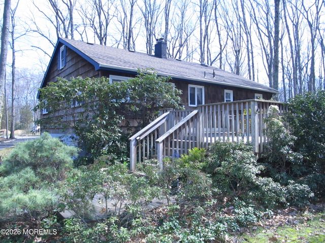10 Hendrickson Drive, Cream Ridge, NJ 08514