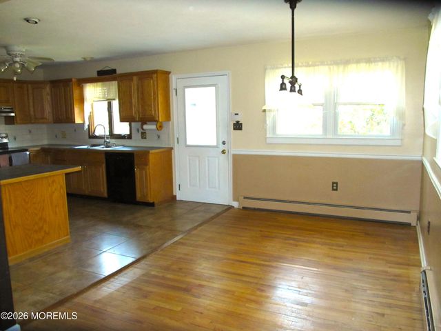10 Hendrickson Drive, Cream Ridge, NJ 08514