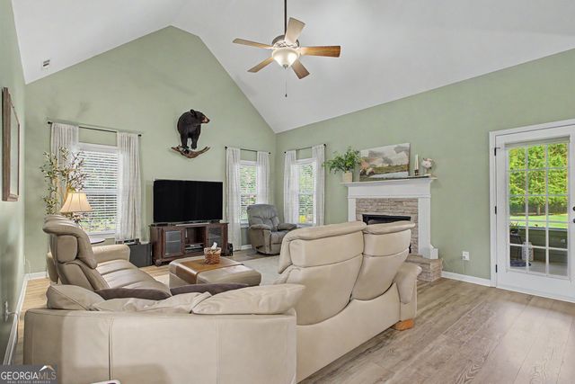 118 Willow Bend Cir, Senoia, GA 30276