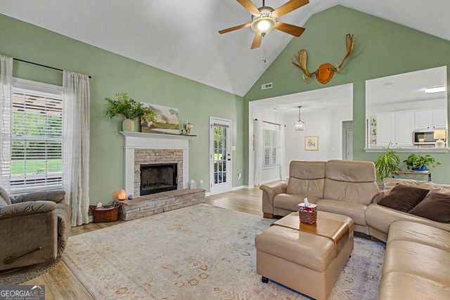118 Willow Bend Cir, Senoia, GA 30276