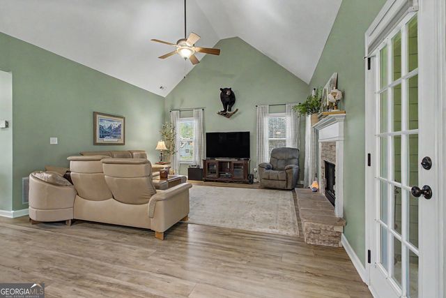 118 Willow Bend Cir, Senoia, GA 30276