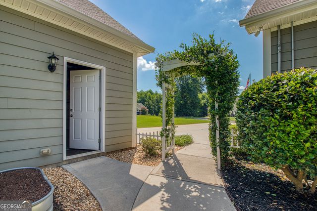 118 Willow Bend Cir, Senoia, GA 30276