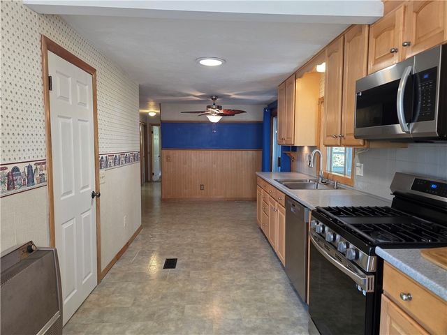 1 Hopkins Court, Coventry, RI 02816