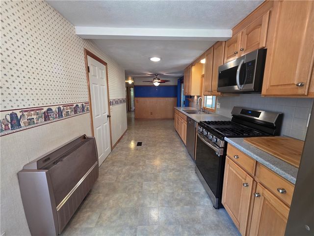 1 Hopkins Court, Coventry, RI 02816