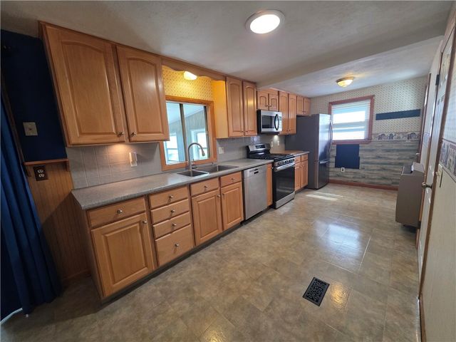 1 Hopkins Court, Coventry, RI 02816
