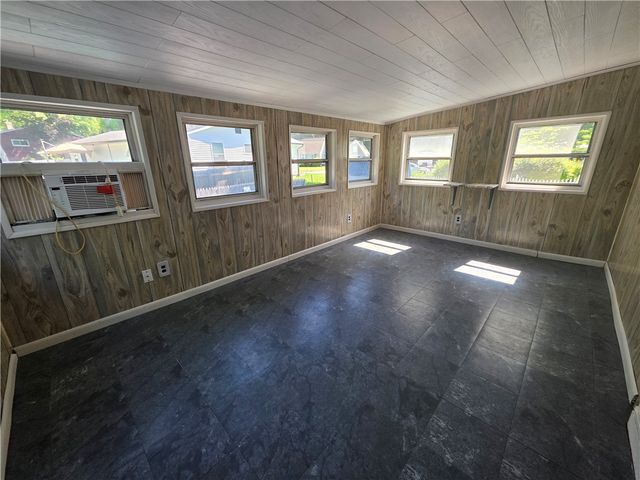 1 Hopkins Court, Coventry, RI 02816