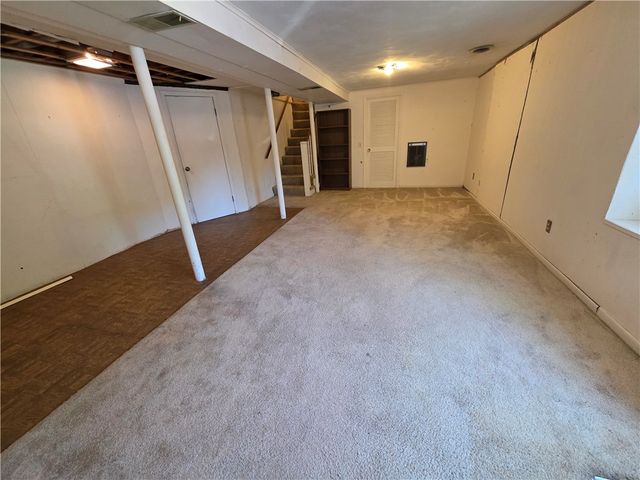 1 Hopkins Court, Coventry, RI 02816