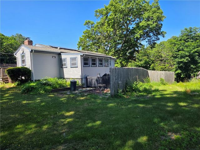 1 Hopkins Court, Coventry, RI 02816