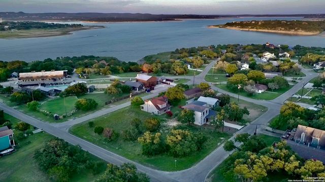 119 FRIENDLYWOOD DR, Canyon Lake, TX 78133