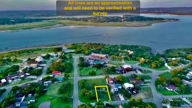 119 FRIENDLYWOOD DR, Canyon Lake, TX 78133