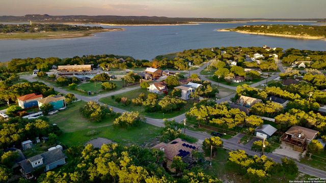 119 FRIENDLYWOOD DR, Canyon Lake, TX 78133