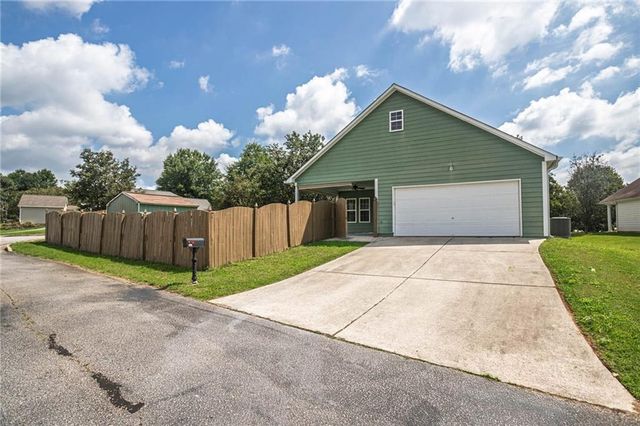 282 Monarch Village Way, Stockbridge, GA 30281