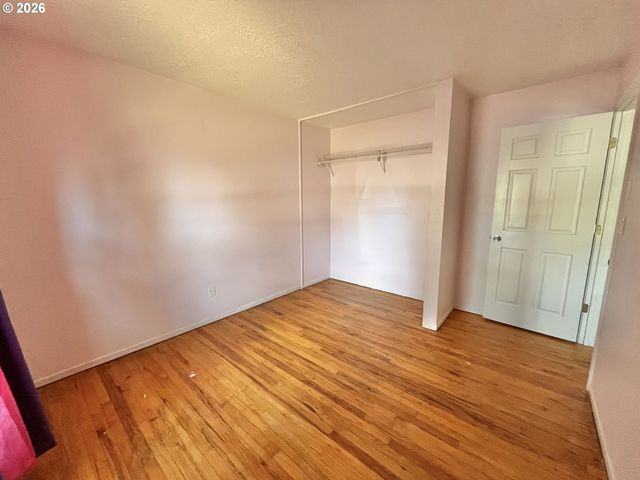 15550 Se MILLMAIN Dr, Portland, OR 97233