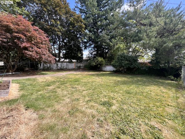 15550 Se MILLMAIN Dr, Portland, OR 97233