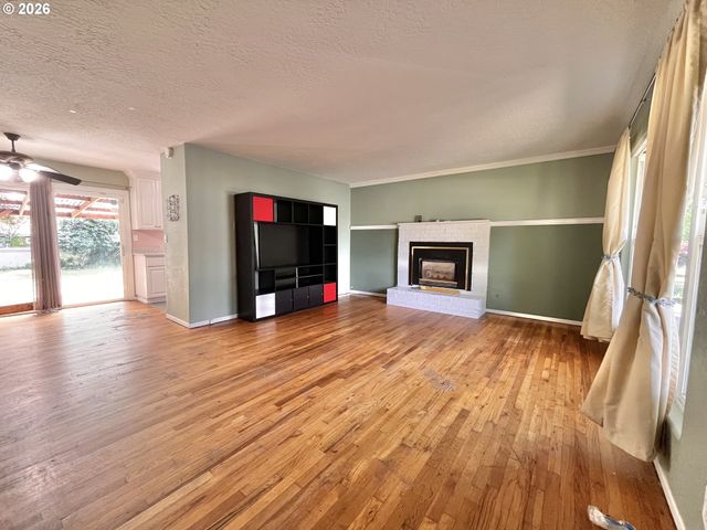 15550 Se MILLMAIN Dr, Portland, OR 97233