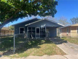 4313 Nicholson St, Corpus Christi, TX 78415