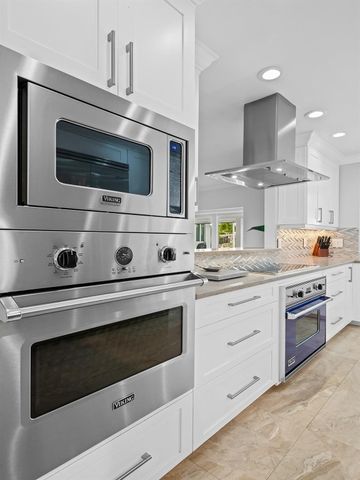 2811 NE 55th Place, Fort Lauderdale, FL 33308