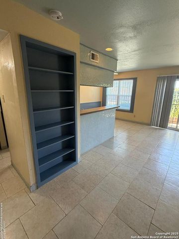5944 Danny Kaye Dr Apt 1, San Antonio, TX 78240