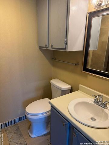 5944 Danny Kaye Dr Apt 1, San Antonio, TX 78240