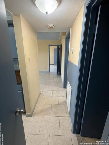 5944 Danny Kaye Dr Apt 1, San Antonio, TX 78240
