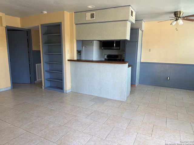 5944 Danny Kaye Dr Apt 1, San Antonio, TX 78240